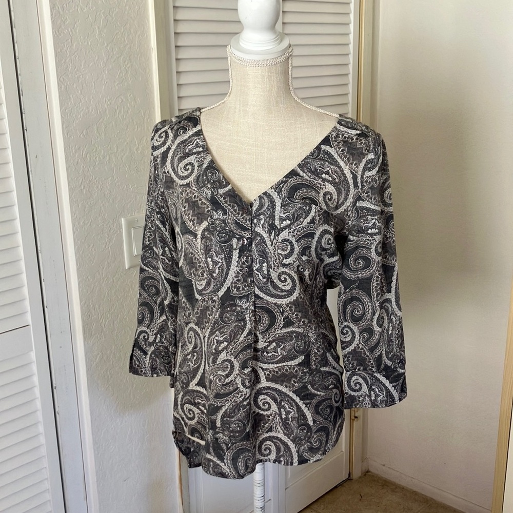 Fred David Paisley‎ V-Neck Women's Top - Black and Gray size S